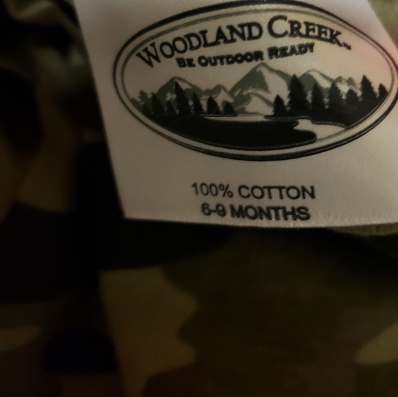 Woodland Creek Camouflage onesy W/ hat* booties/6-9 mo./Nwot - Picture 2 of 5